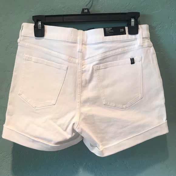 Buffalo Women’s White Denim Jean Shorts - Picture 2 of 4